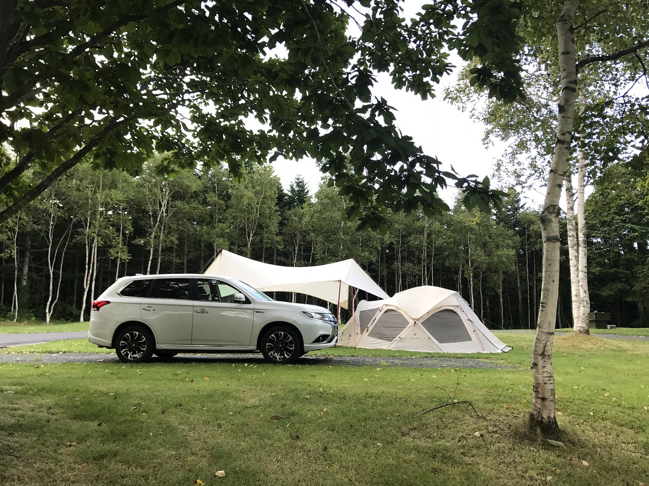 电动车长途旅行充电凯发k8官网下载的解决方案，高速充电桩的存在与利用